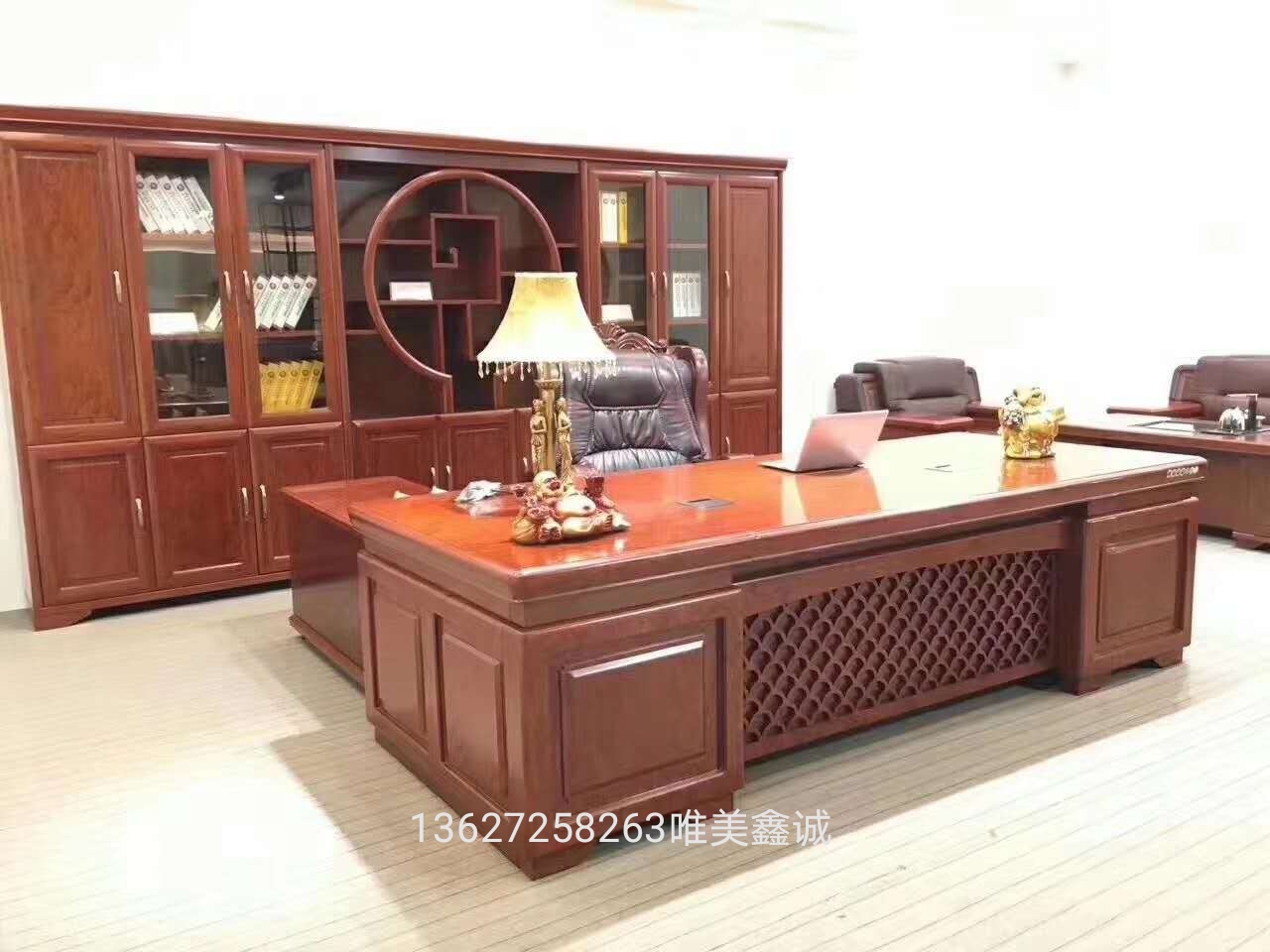  实木大班台WM-BC-28105