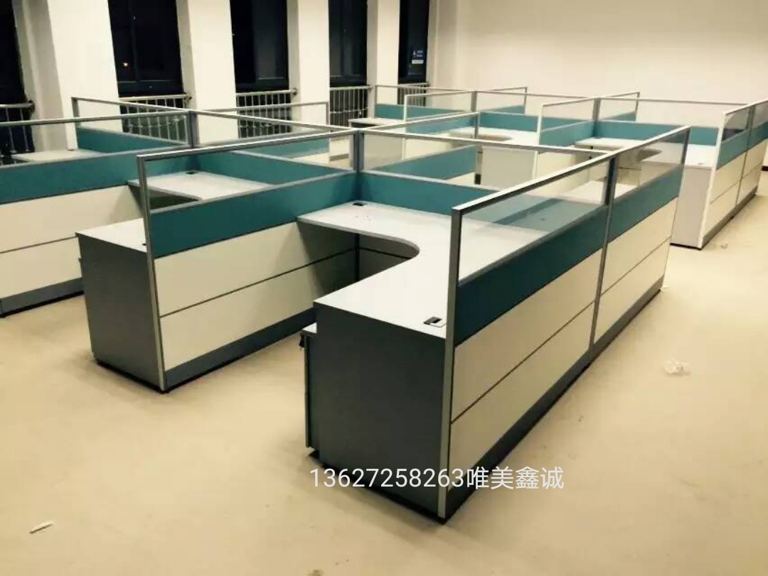 办公屏风家具生产厂家：一站式解决方案提供商